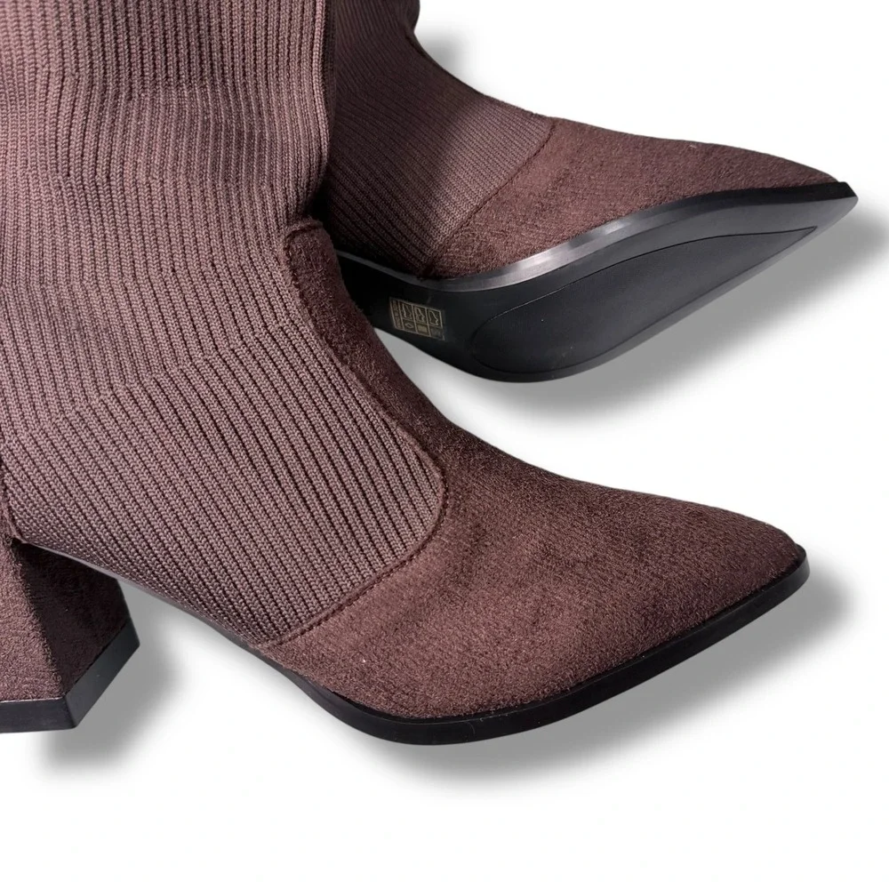 Choc. Brown Pull On Sock Boots Pointed Toe Block Heel Size 10 41 Boutique